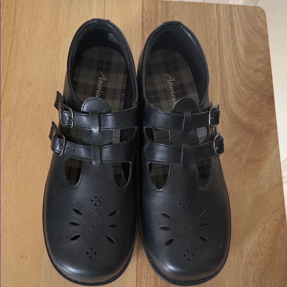 American Eagle Black Leather Mary Jane Buckle Shoes Sz 8 1/2”W